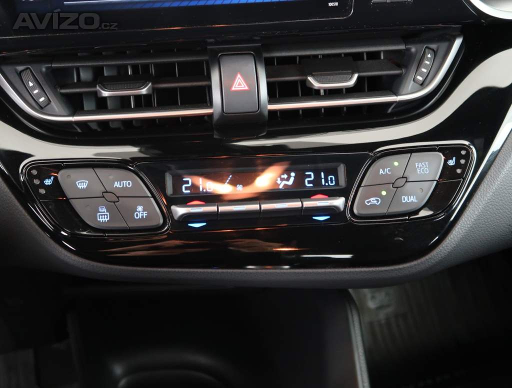 Foto inzerátu Toyota C-HR 1.8 Hybrid