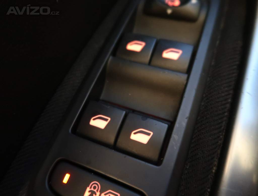 Foto inzerátu Peugeot 308 1.6 e-HDi