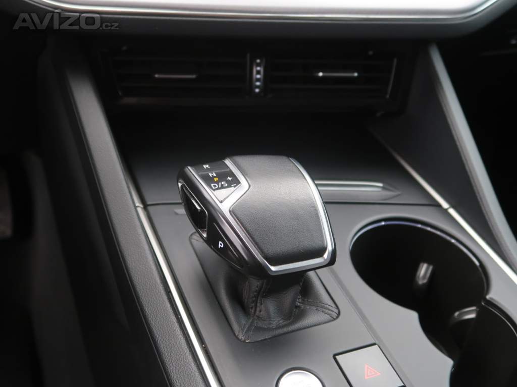 Foto inzerátu Volkswagen Touareg 3.0 TDI