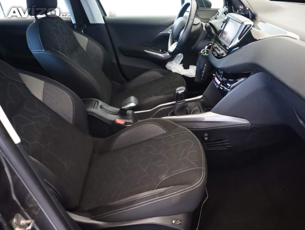 Foto inzerátu Peugeot 2008 1.2 PureTech