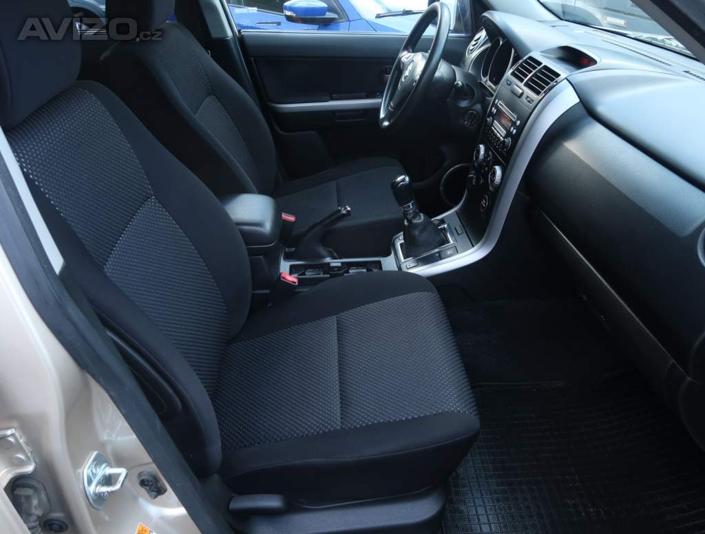 Foto inzerátu Suzuki Grand Vitara 2.0