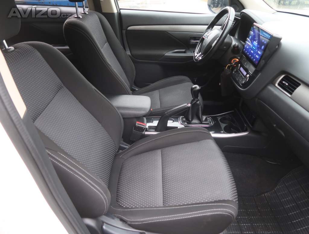 Foto inzerátu Mitsubishi Outlander 2.0