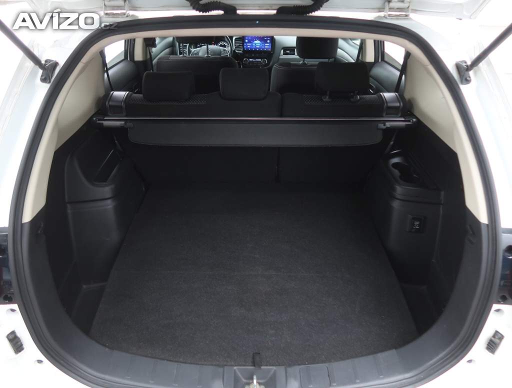 Foto inzerátu Mitsubishi Outlander 2.0