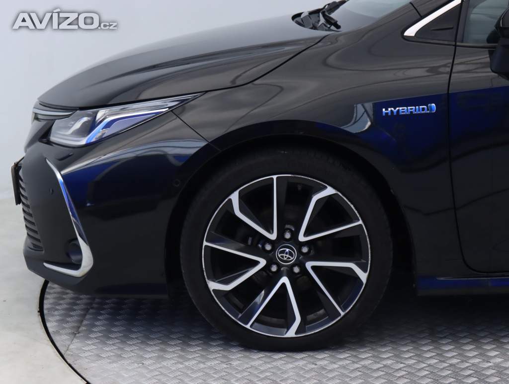 Foto inzerátu Toyota Corolla 1.8 Hybrid