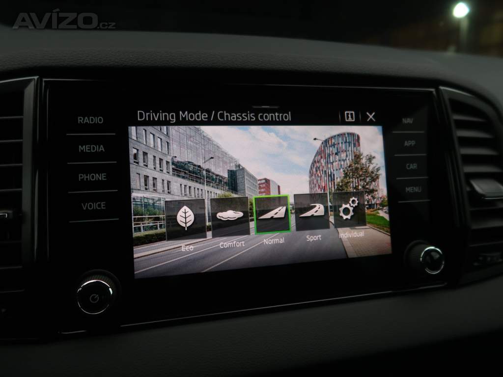 Foto inzerátu Škoda Karoq 1.5 TSI