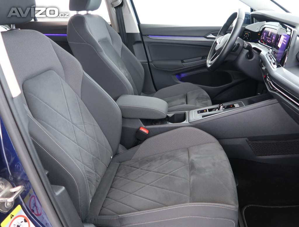 Foto inzerátu Volkswagen Golf 1.5 eTSI