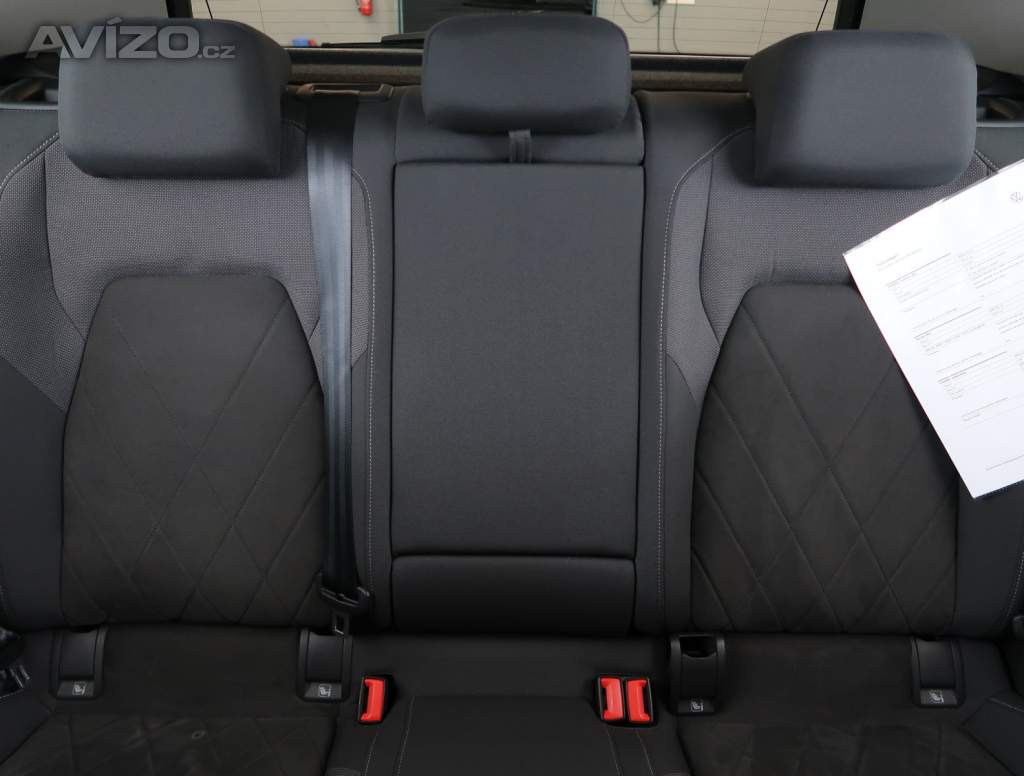 Foto inzerátu Volkswagen Golf 1.5 eTSI