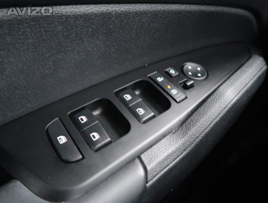 Foto inzerátu Kia Sportage 1.6 T-GDI MHEV