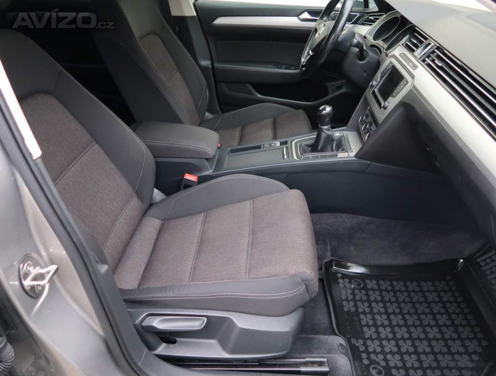 Foto inzerátu Volkswagen Passat 1.6 TDI