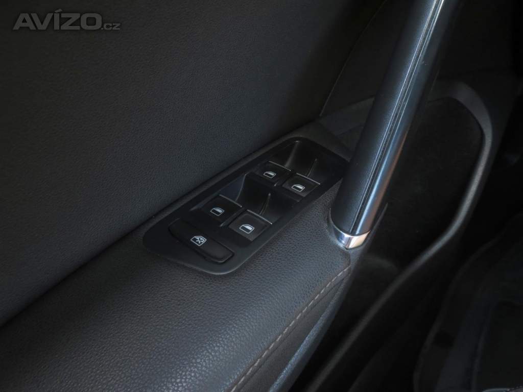 Foto inzerátu Volkswagen Golf 2.0 TDI