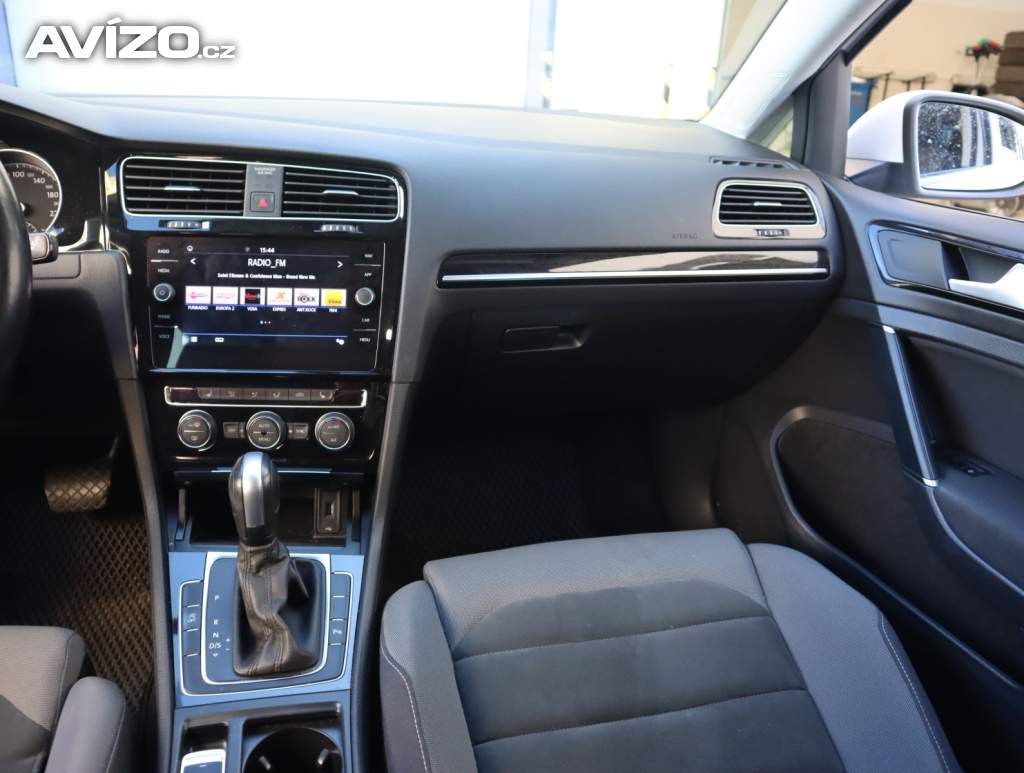 Foto inzerátu Volkswagen Golf 2.0 TDI