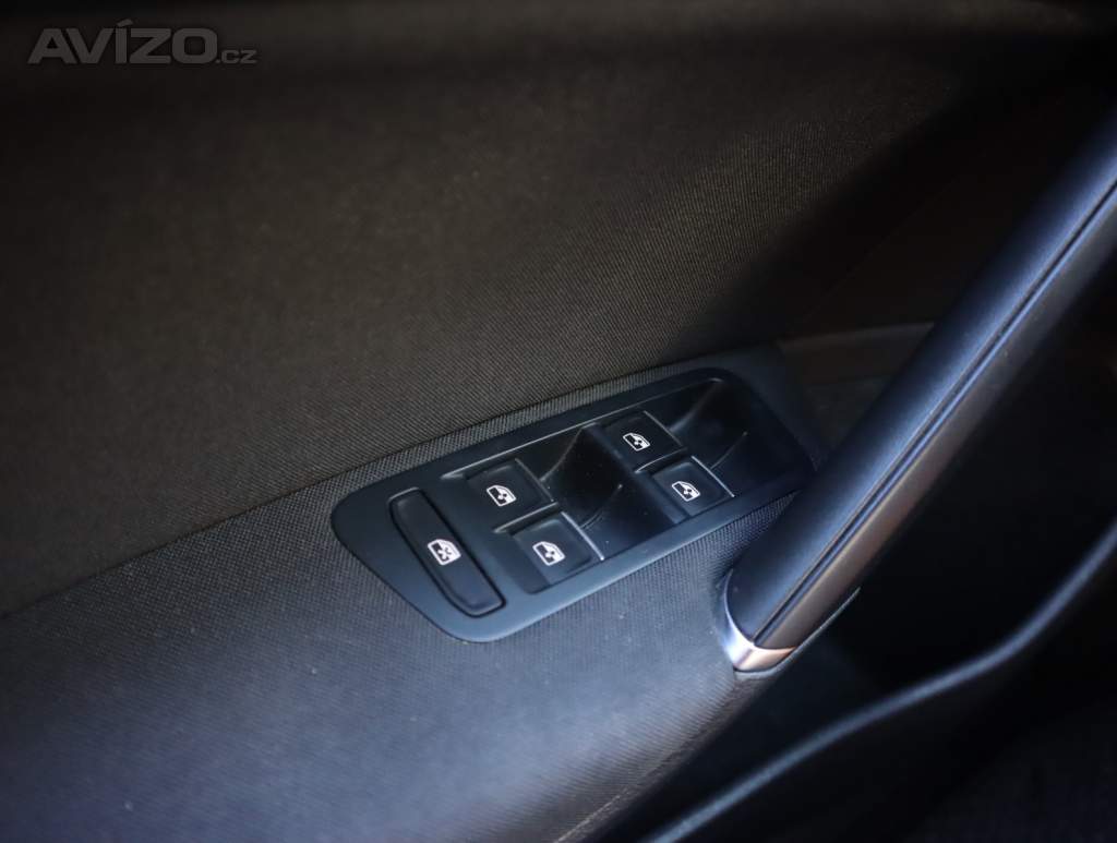 Foto inzerátu Volkswagen Golf 2.0 TDI