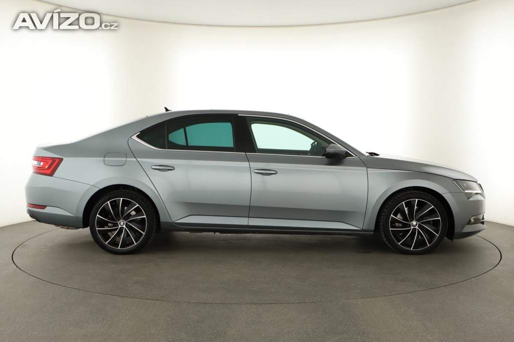 Foto inzerátu Škoda Superb 2.0 TSI