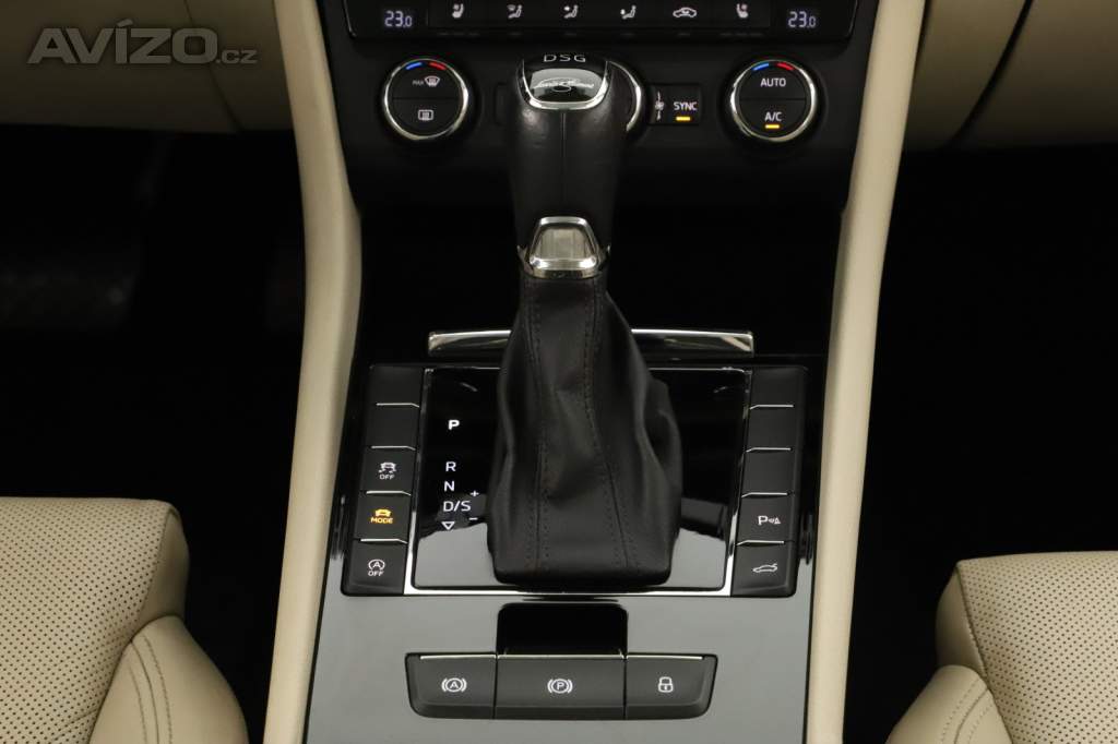 Foto inzerátu Škoda Superb 2.0 TSI