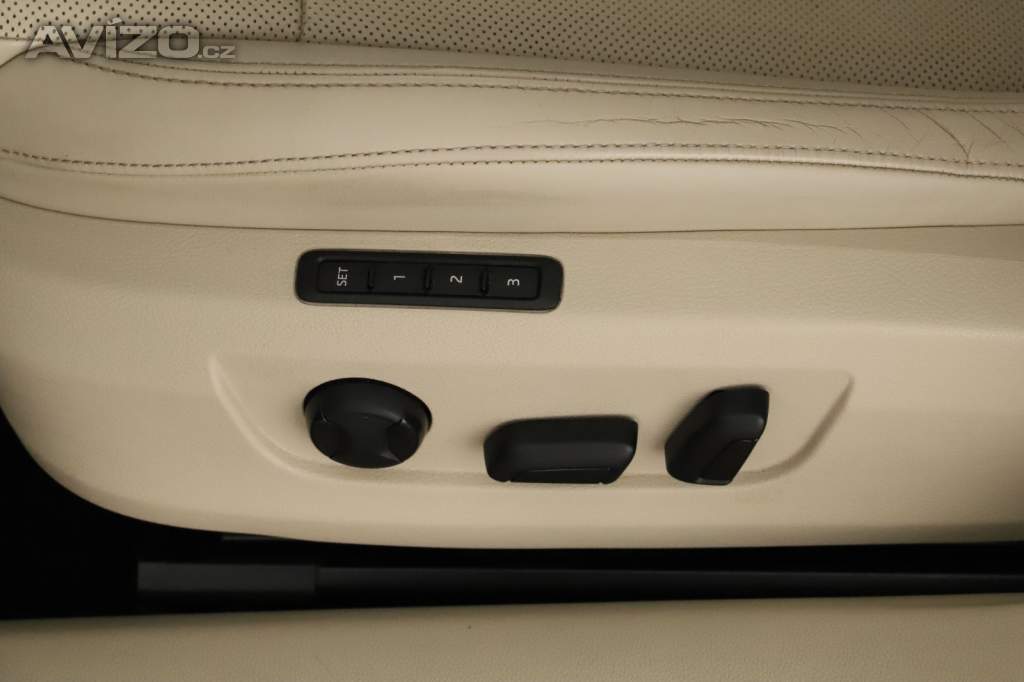 Foto inzerátu Škoda Superb 2.0 TSI