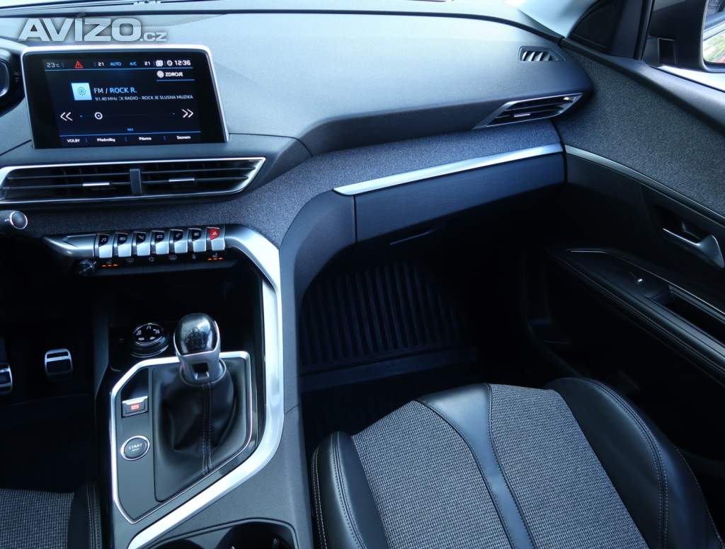 Foto inzerátu Peugeot 5008 PureTech 130