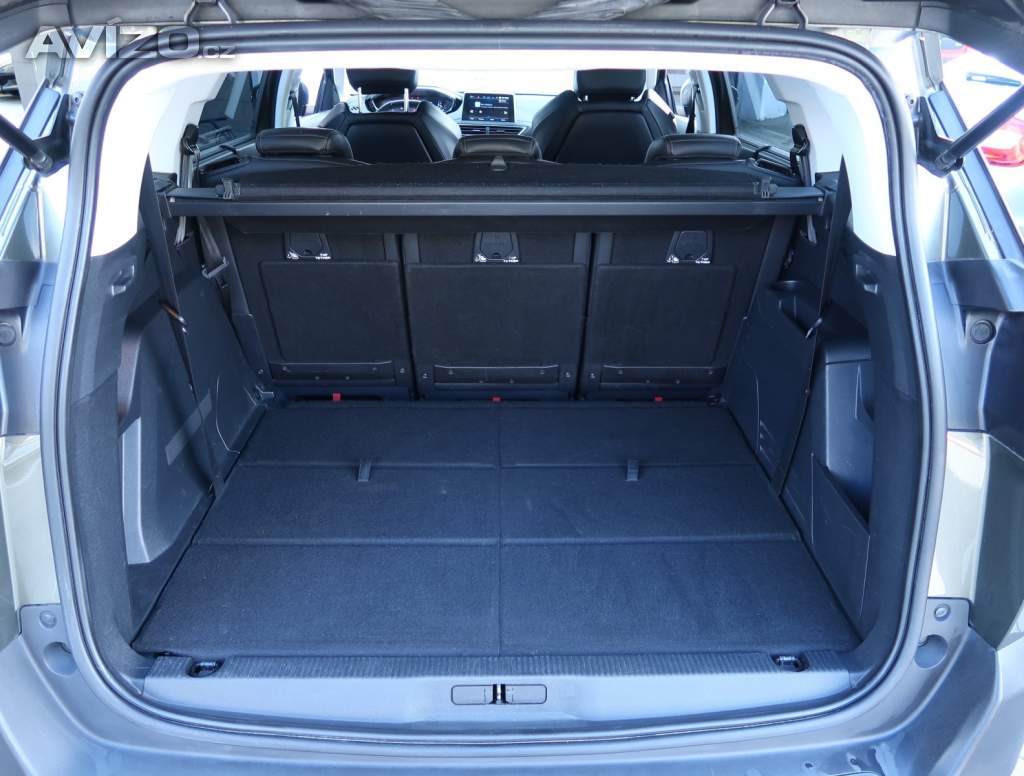 Foto inzerátu Peugeot 5008 PureTech 130