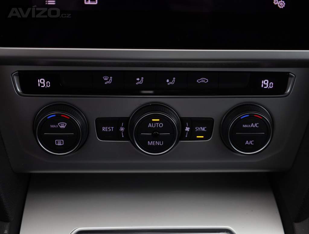 Foto inzerátu Volkswagen Passat 2.0 TDI