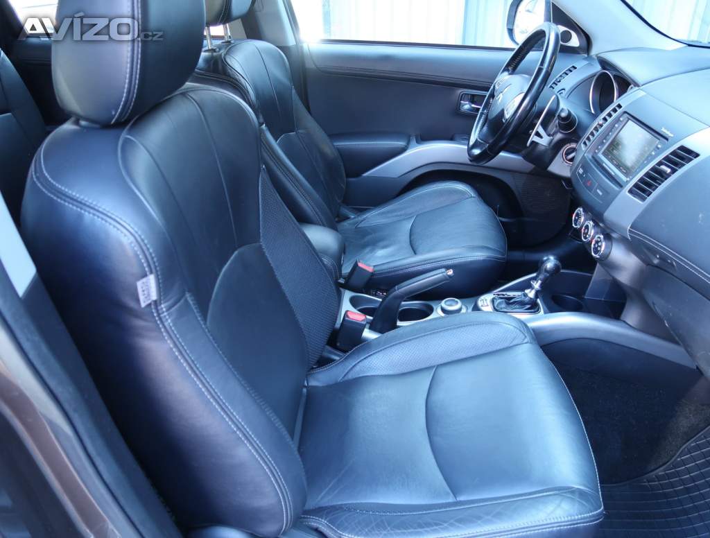 Foto inzerátu Mitsubishi Outlander 2.2 DI-D