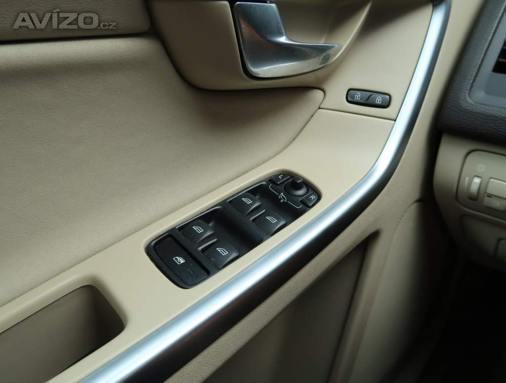 Foto inzerátu Volvo XC60 2.4 D