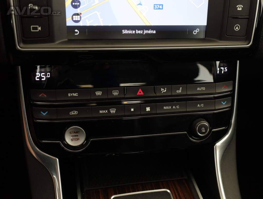 Foto inzerátu Jaguar XE 20d