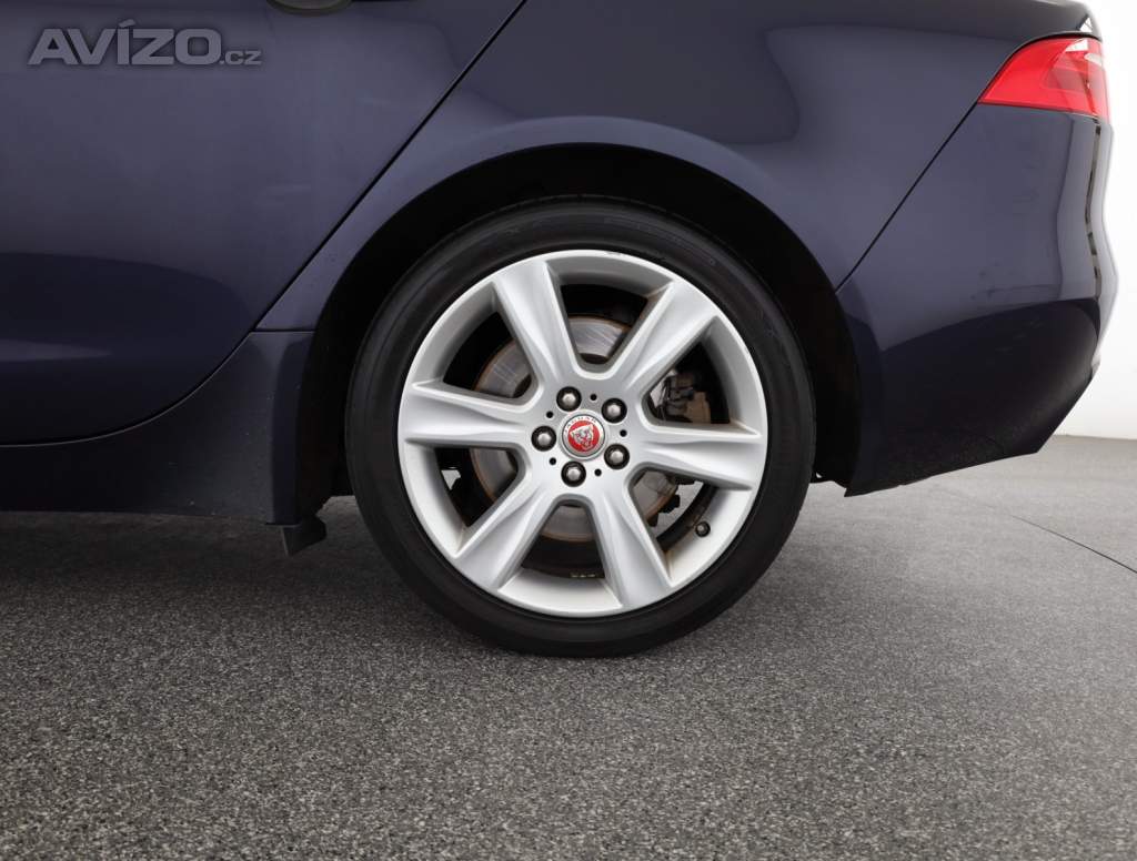 Foto inzerátu Jaguar XE 20d