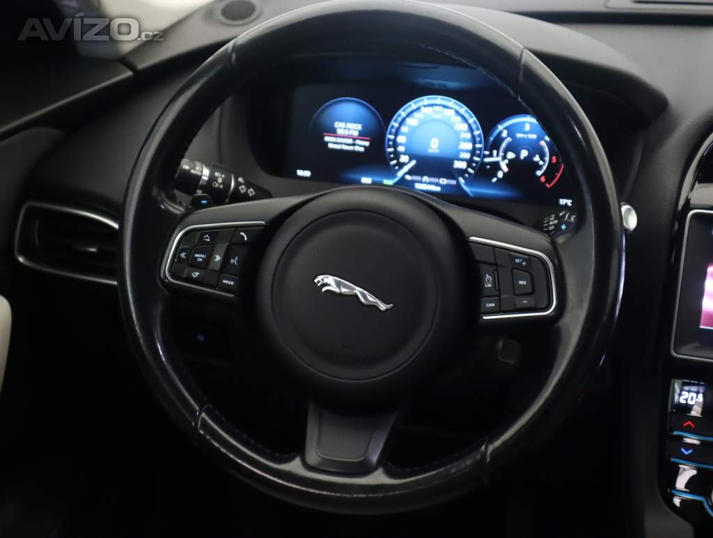 Foto inzerátu Jaguar F-Pace 20d AWD