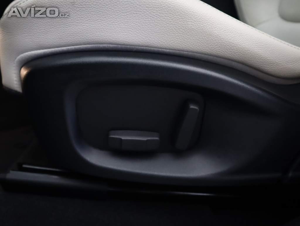 Foto inzerátu Jaguar F-Pace 20d AWD