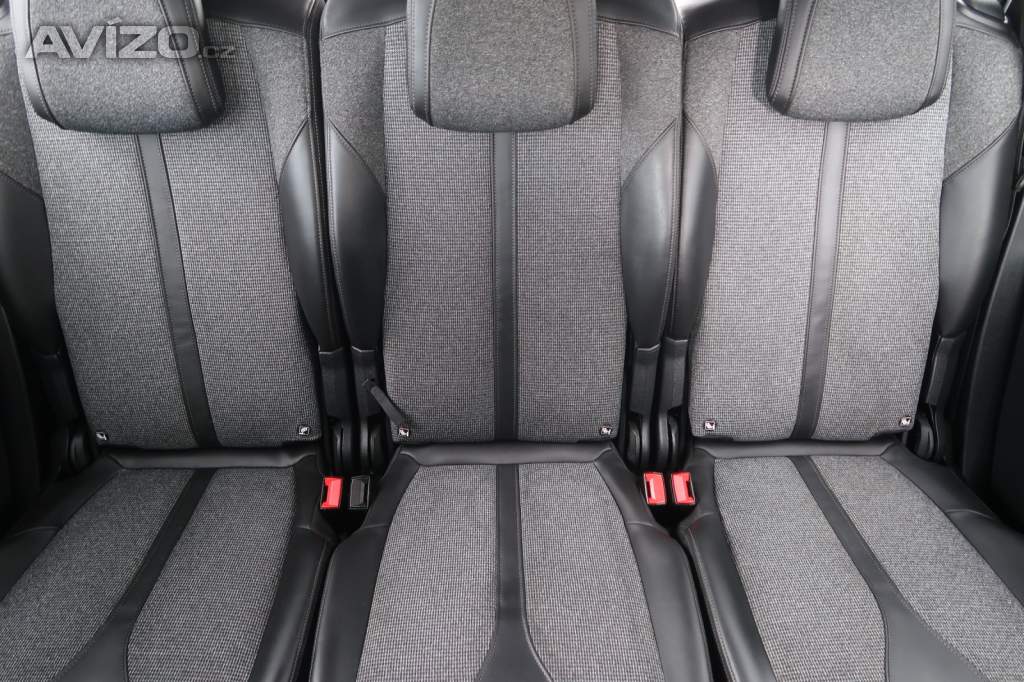 Foto inzerátu Peugeot 5008 PureTech 130