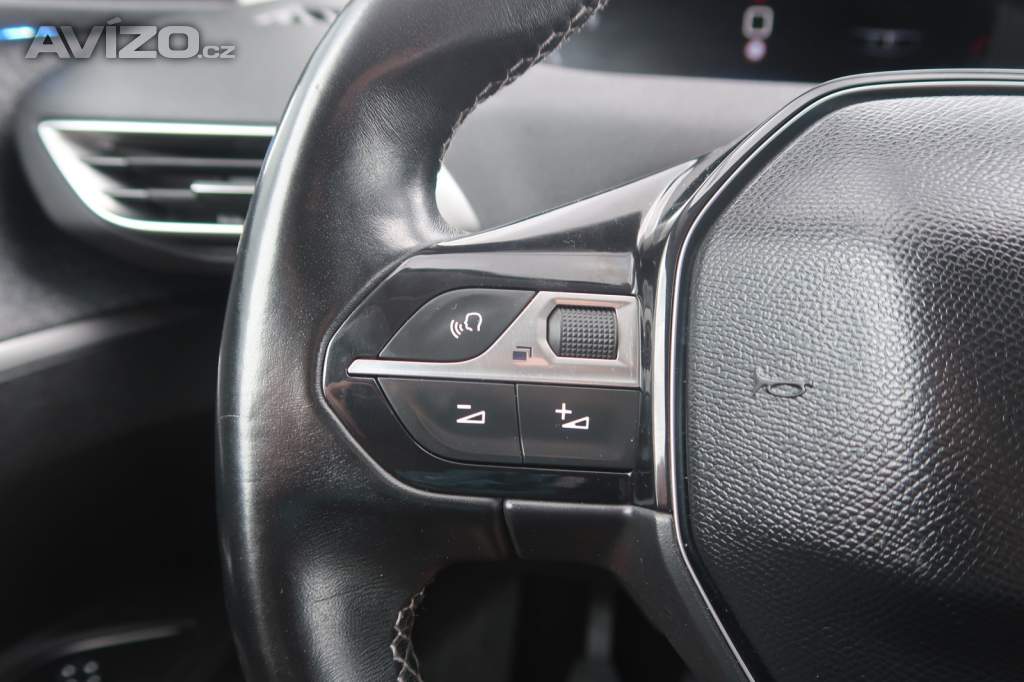 Foto inzerátu Peugeot 5008 PureTech 130