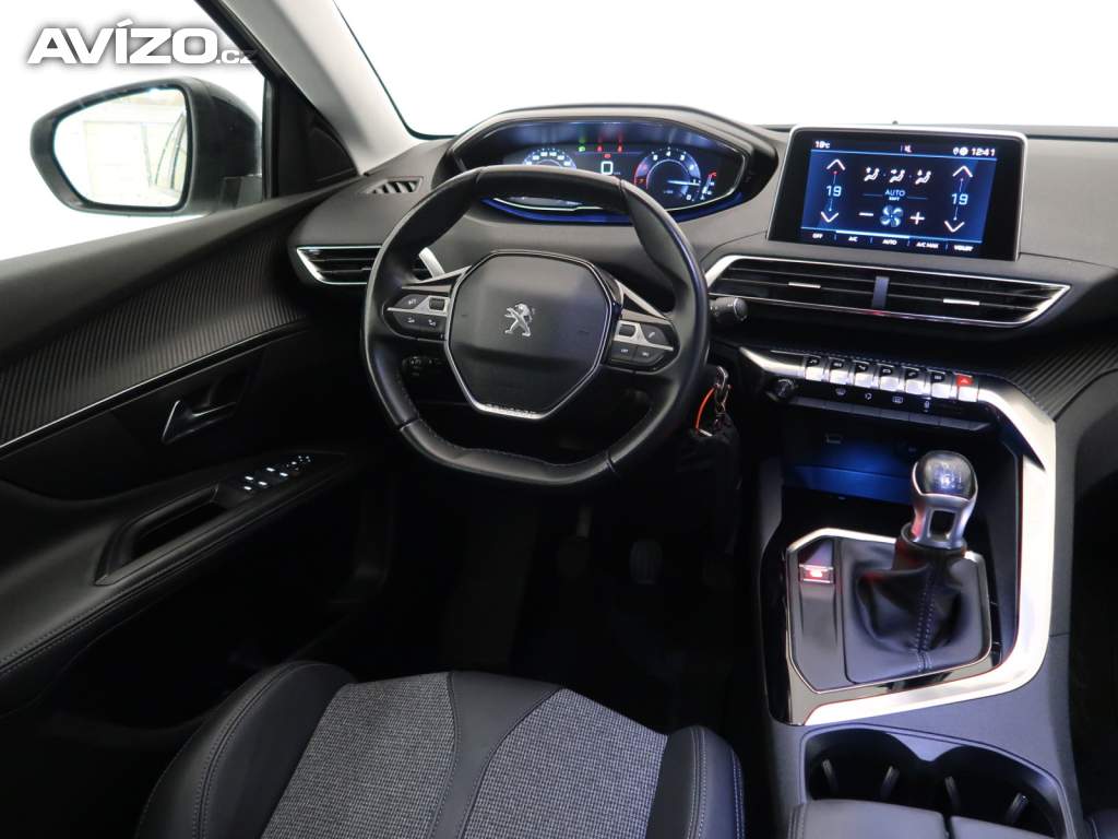 Foto inzerátu Peugeot 5008 PureTech 130