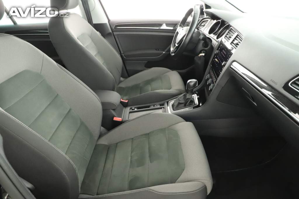 Foto inzerátu Volkswagen Golf 2.0 TDI