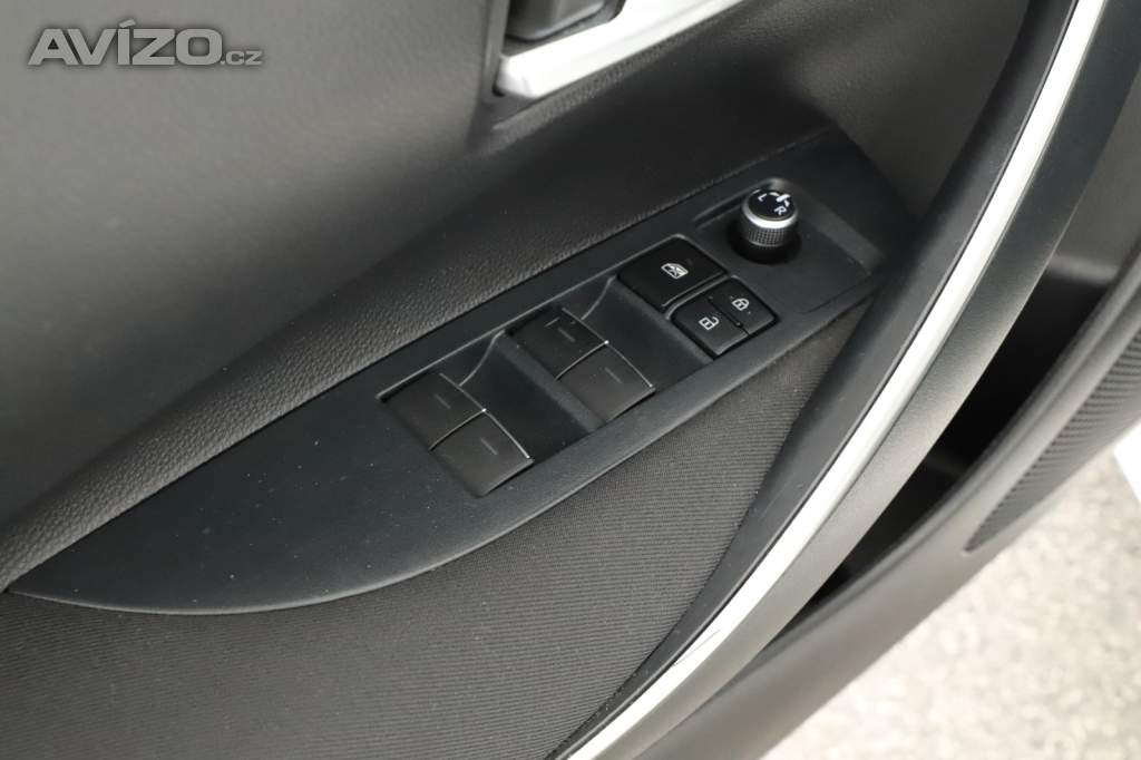 Foto inzerátu Toyota Corolla 1.8 Hybrid