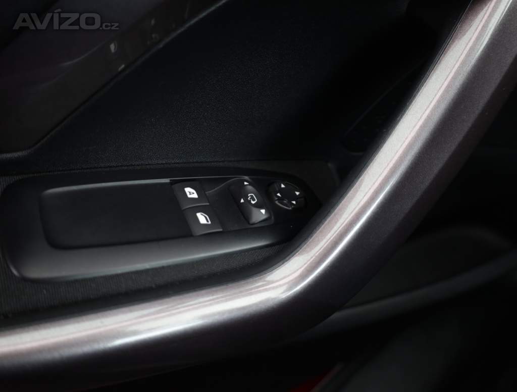 Foto inzerátu Peugeot 2008 1.2 PureTech