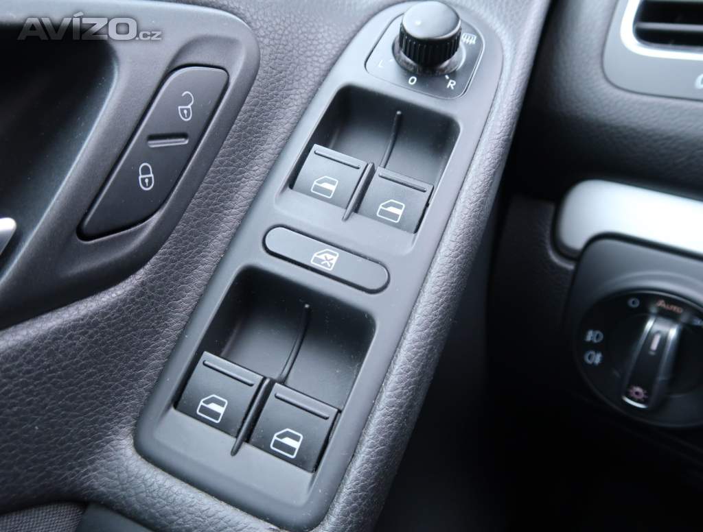 Foto inzerátu Volkswagen Golf 1.2 TSI