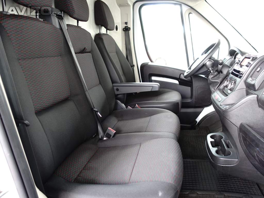 Foto inzerátu Citroën Jumper 2.2 BlueHDi