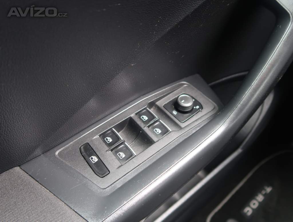 Foto inzerátu Volkswagen T-Roc 1.0 TSI