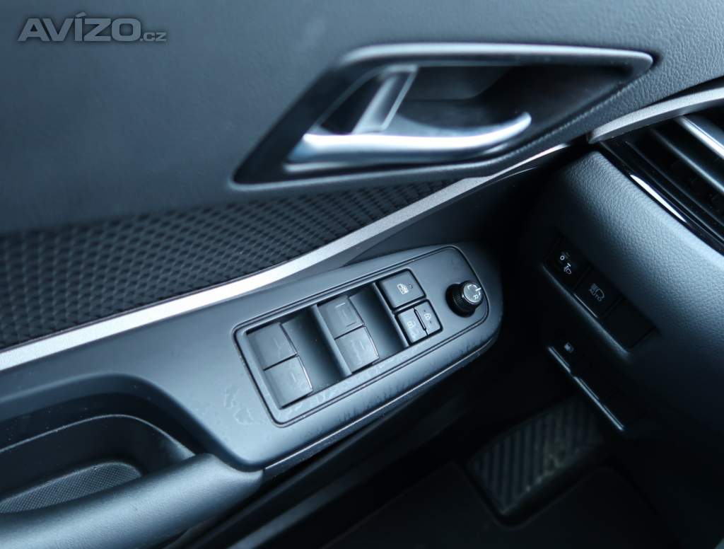 Foto inzerátu Toyota C-HR 1.8 Hybrid