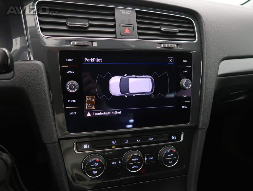 Foto inzerátu Volkswagen Golf 1.6 TDI