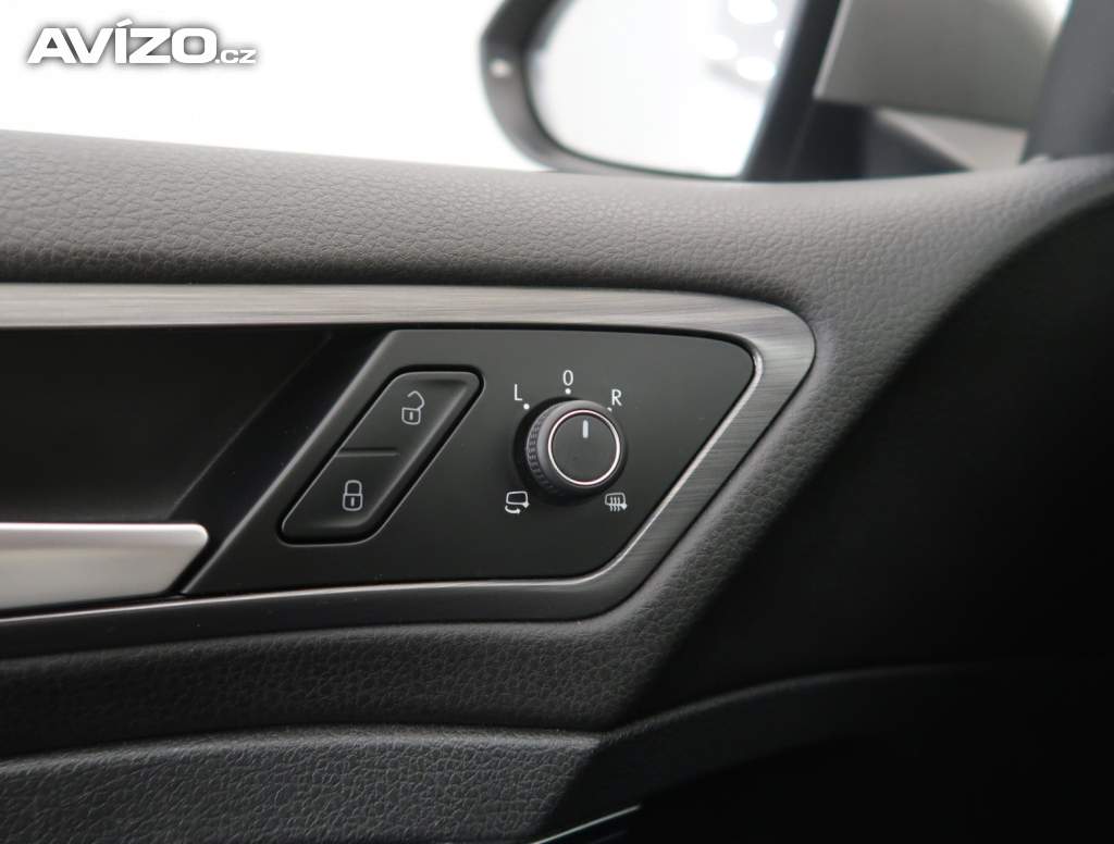 Foto inzerátu Volkswagen Golf 1.6 TDI