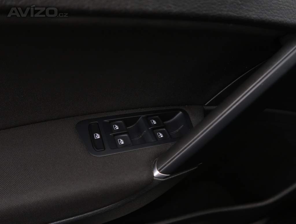 Foto inzerátu Volkswagen Golf 1.6 TDI