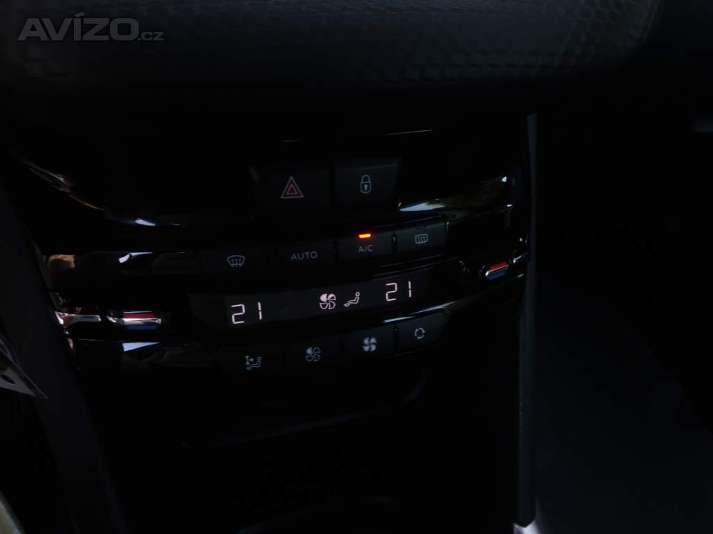 Foto inzerátu Peugeot 2008 1.2 PureTech