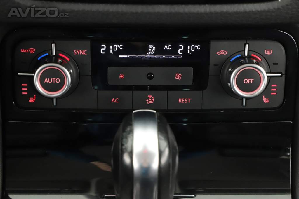 Foto inzerátu Volkswagen Touareg 3.0 TDI