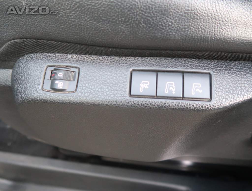 Foto inzerátu Peugeot Traveller 2.0 BlueHDi