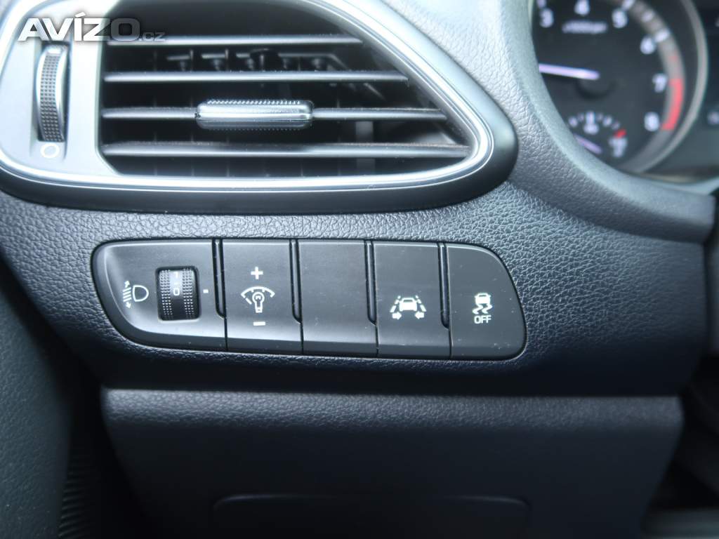 Foto inzerátu Hyundai i30 Fastback 1.0 T-GDI