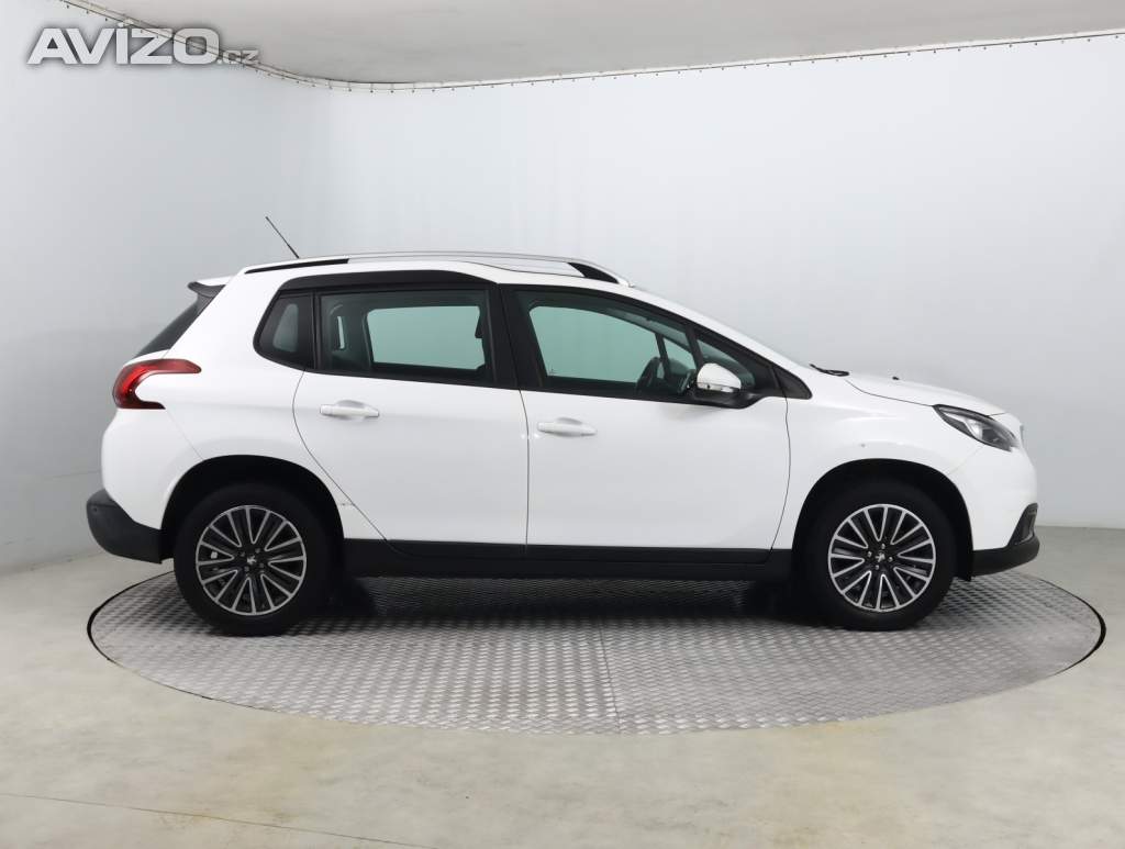 Foto inzerátu Peugeot 2008 1.2 PureTech