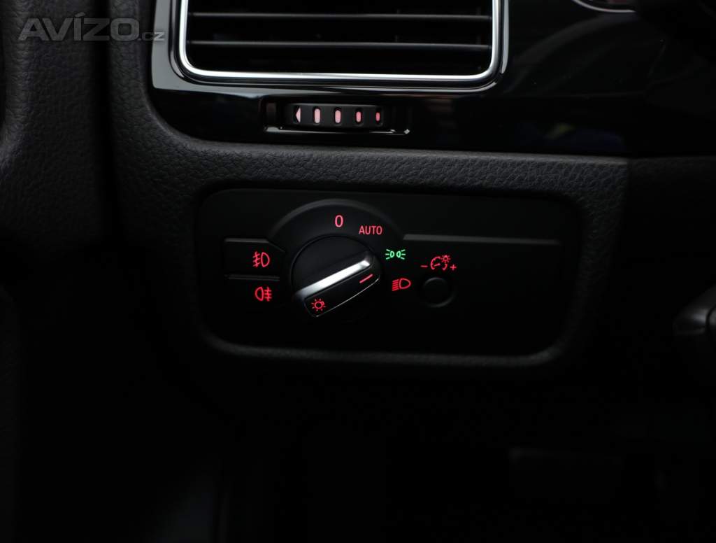 Foto inzerátu Volkswagen Touareg 3.0 TDI