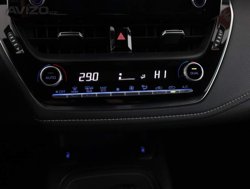 Foto inzerátu Toyota Corolla 1.8 Hybrid