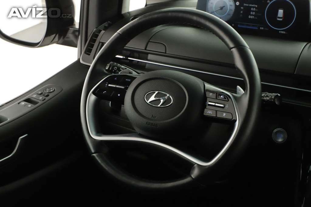 Foto inzerátu Hyundai Staria 2.2 CRDi