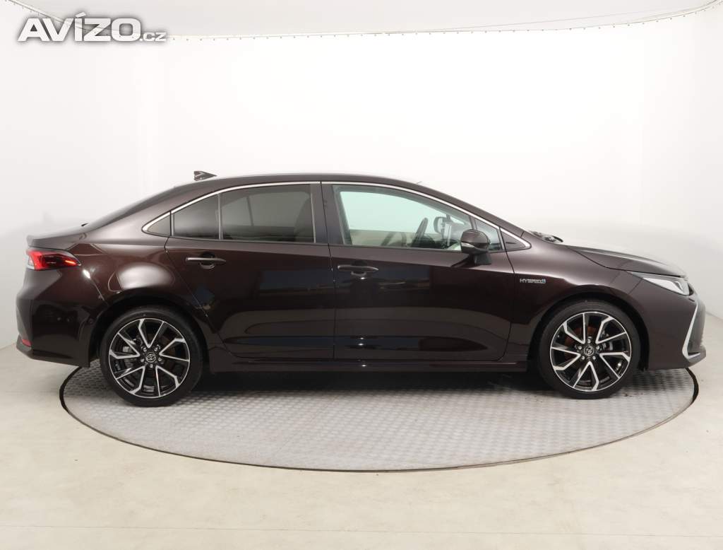 Foto inzerátu Toyota Corolla 1.8 Hybrid